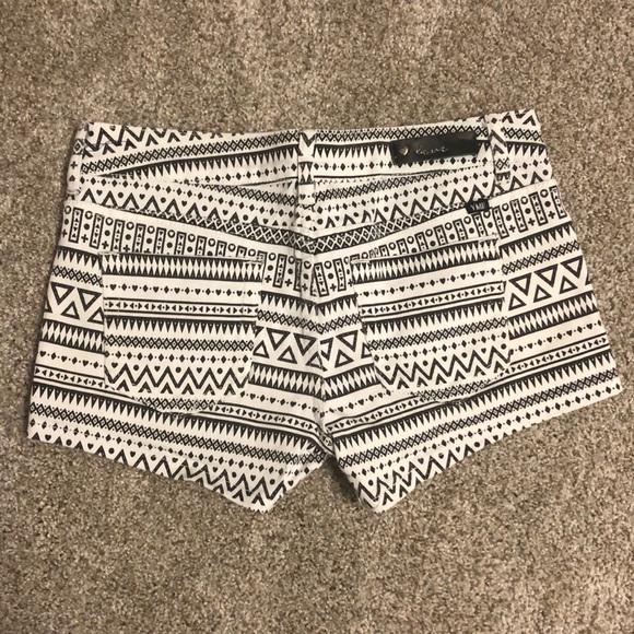 Cute Patterned Shorts - Picture 2 of 4